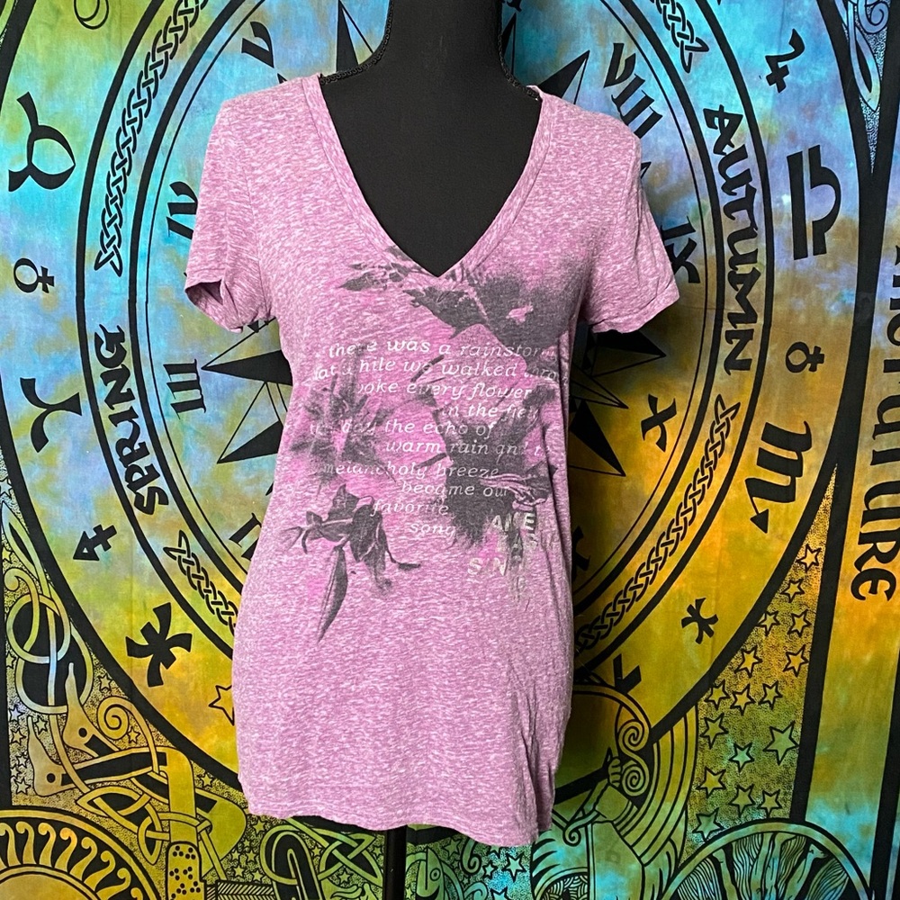 AE graphic V-Neck Tee